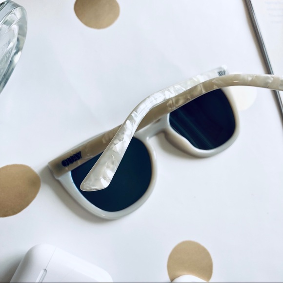 QUAY AUSTRALIA Noosa 50mm Cat Eye Sunglasses - Picture 2 of 8